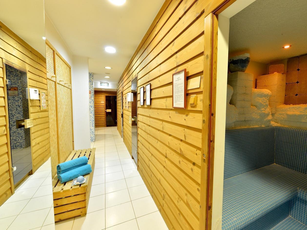 Hotel Irottkoe Кесег Екстер'єр фото
